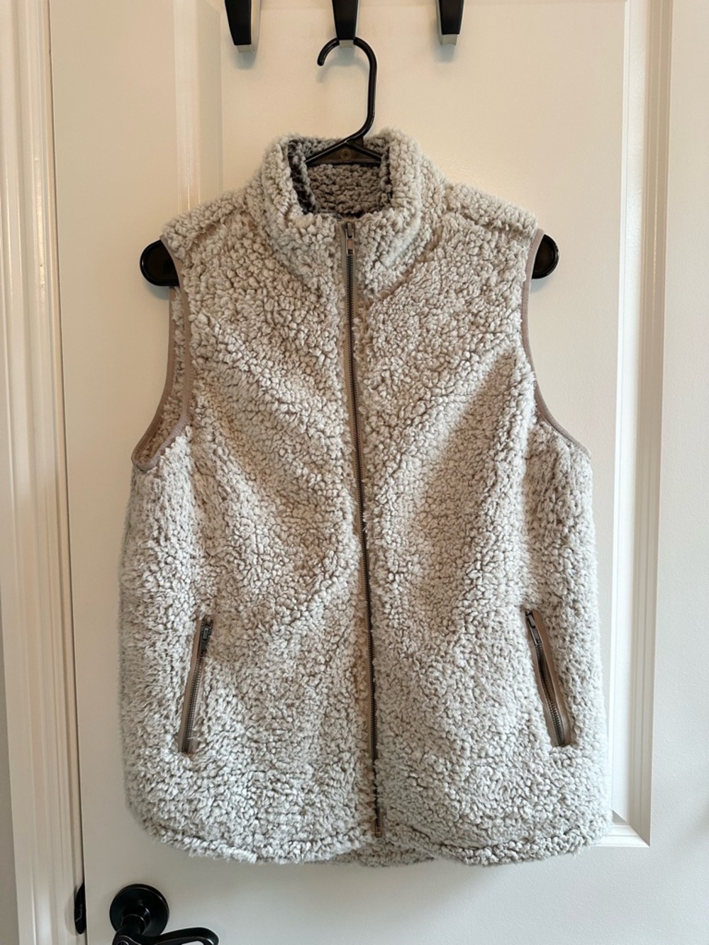 Sherpa Zip-Front Vest in ivory